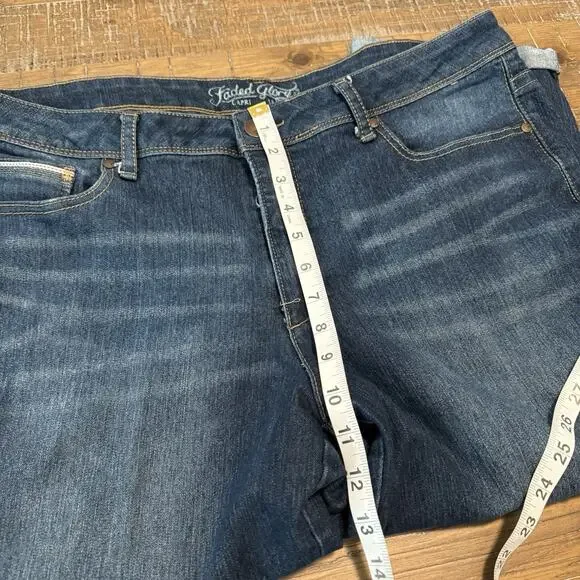 Women's Faded Glory Size 18 Capri Blue Jeans Denim Pants Vacation Travel - Picture 5 of 7